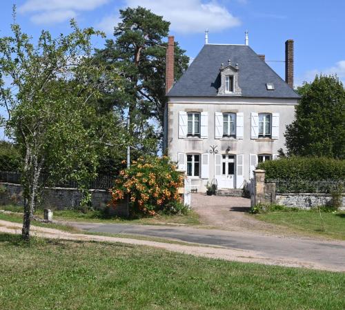 Villa Champallement : B&B / Chambres d'hotes proche de Saint-Malo-en-Donziois