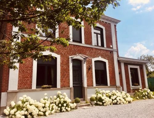 La Villa des Roses - Suite & Spa : Maisons d'hotes proche de Lys-lez-Lannoy
