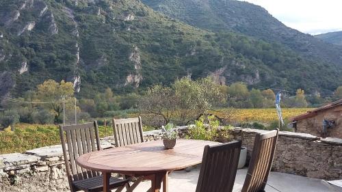 Maison et rivière : Maisons de vacances proche de Roquebrun
