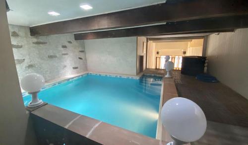 Gite Saint martin piscine chauffée : Maisons de vacances proche de Blomac