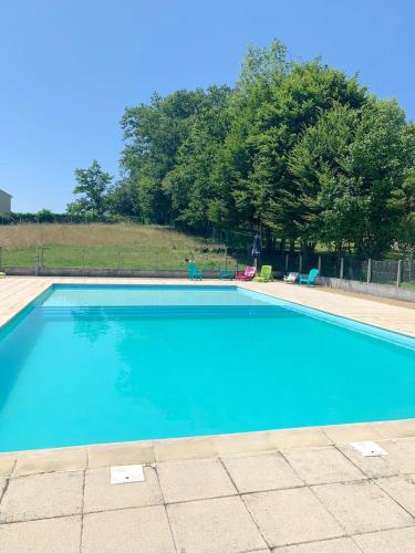 Maison d'une chambre avec piscine partagee jardin clos et wifi a Leyme : Maisons de vacances proche de Saint-Simon