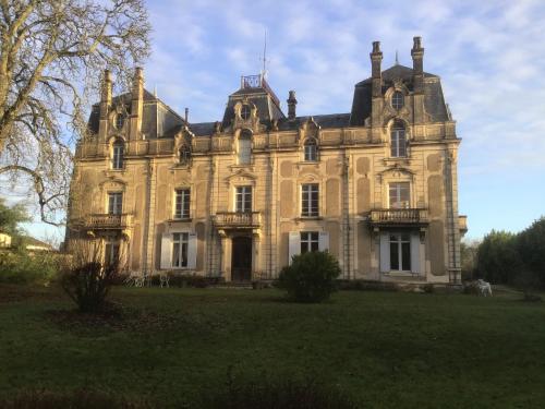 Château Saint Vincent : Maisons d'hotes proche de Sauviac