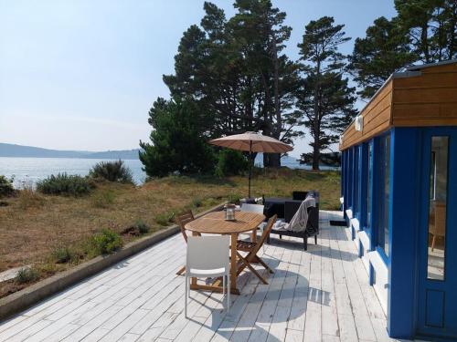 Holiday home in a secluded location surrounded by the sea, Hanvec : Maisons de vacances proche de Dinéault