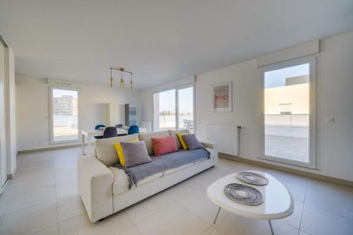 New apartment with terrace and parking : Appartements proche de Le Taillan-Médoc