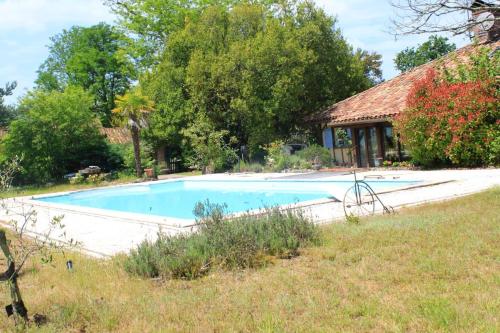 Maison de 2 chambres avec piscine partagee et wifi a Pontonx sur l'Adour : Maisons de vacances proche de Mugron