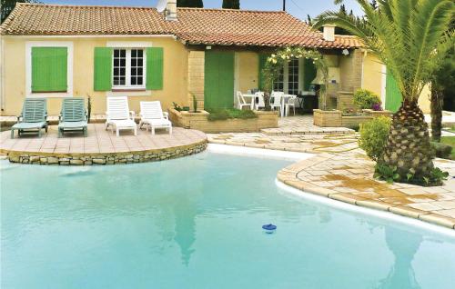 Nice Home In Boulbon With 3 Bedrooms, Wifi And Swimming Pool : Maisons de vacances proche de Saint-Pierre-de-Mézoargues