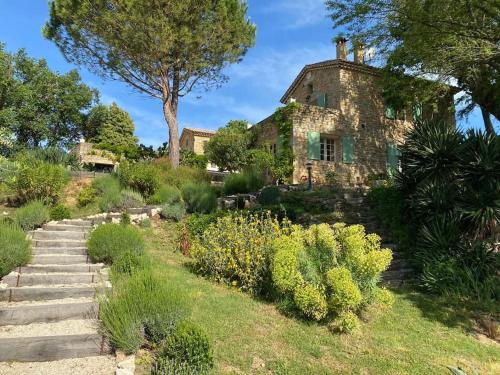 Mas proche d'Uzes en pleine nature : Villas proche de Saint-Pons-la-Calm