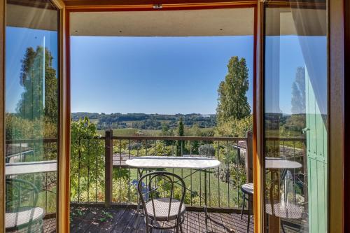 Idyllic retreat amid the vines with its own pool : Maisons de vacances proche de Caplong