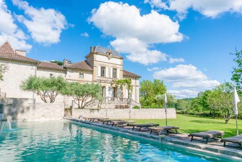 Stunning Castle South FranceP : Maisons de vacances proche de Miramont-de-Quercy