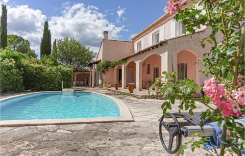 Awesome home in Les Matelles with 4 Bedrooms, WiFi and Outdoor swimming pool : Maisons de vacances proche de Cazevieille