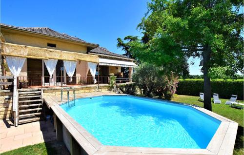 Nice Home In Lamotte Du Rhone With 5 Bedrooms, Wifi And Outdoor Swimming Pool : Maisons de vacances proche de Lapalud