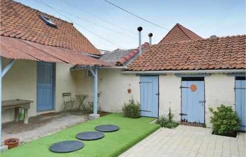 Nice home in Grigny w/ 2 Bedrooms : Maisons de vacances proche de Croix-en-Ternois