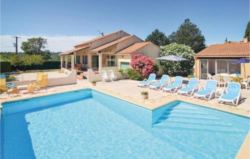 Nice Home In St-laurent-la-vernde With 4 Bedrooms, Outdoor Swimming Pool And Heated Swimming Pool : Maisons de vacances proche de Saint-André-d'Olérargues