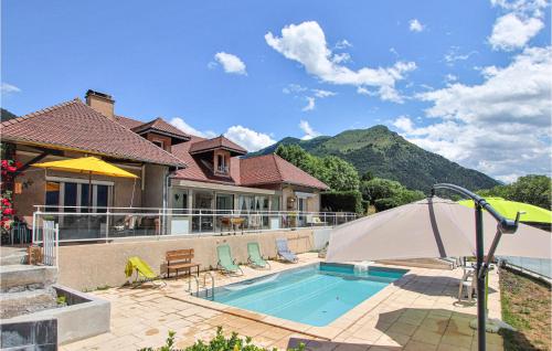 Stunning Home In Corps With Wifi, Private Swimming Pool And Outdoor Swimming Pool : Maisons de vacances proche de Siévoz