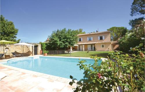 Awesome Home In Orange With Wifi, Private Swimming Pool And Outdoor Swimming Pool : Maisons de vacances proche d'Uchaux