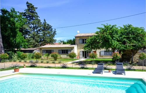 Stunning home in S,Quentin-La-Poterie with 4 Bedrooms, WiFi and Outdoor swimming pool : Maisons de vacances proche de Vallabrix
