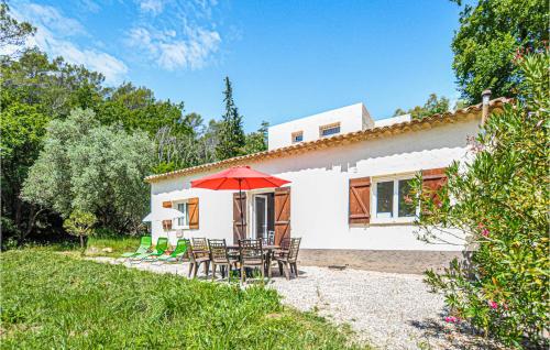 Nice home in Fayence with 3 Bedrooms and WiFi : Maisons de vacances proche de La Roque-Esclapon