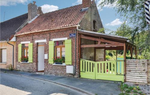 Amazing home in Arques with 1 Bedrooms and WiFi : Maisons de vacances proche de Campagne-lès-Wardrecques
