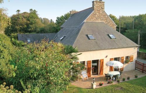 Nice home in Lzardrieux with 3 Bedrooms and WiFi : Maisons de vacances proche de Kerbors