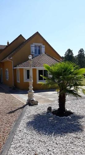 Villa suzana : Sejours chez l'habitant proche de Parigné-le-Pôlin