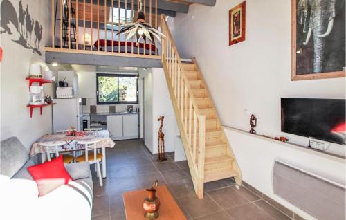 Awesome home in Aubenas with WiFi and 1 Bedrooms : Maisons de vacances proche de Saint-Julien-du-Serre