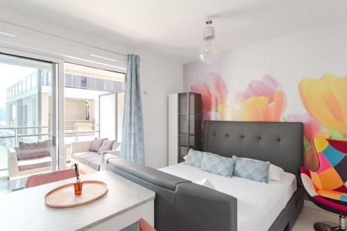 Charming Air-Conditioned Furnished Studio With A Sea View Terrace : Appartements proche de Peille