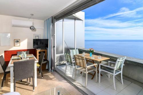 Air-Conditioned Apartment With Sea View Furnished Terrace & Parking : Appartements proche de Cap-d'Ail