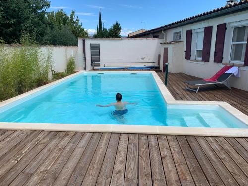 LS2-395 Location vacances maison de plain-pied avec piscine à Mallemort en Provence 4 personnes : Maisons de vacances proche d'Alleins