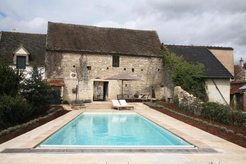 La Maison Mazeray, Gîte de Charme, Piscine Chauffée, Meursault : Maisons de vacances proche de Puligny-Montrachet