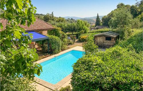 Awesome home in Berlou with 2 Bedrooms, WiFi and Outdoor swimming pool : Maisons de vacances proche de Roquebrun