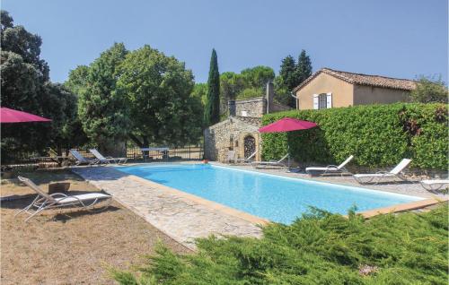 Amazing Home In Mondragon With 6 Bedrooms, Private Swimming Pool And Outdoor Swimming Pool : Maisons de vacances proche de Saint-Étienne-des-Sorts