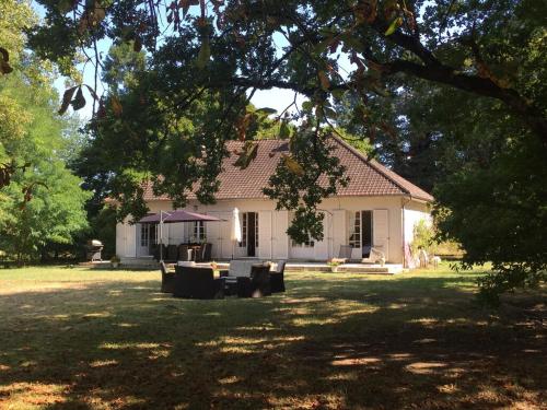 La Petite Trolière : Maisons de vacances proche de Saint-Amand-Montrond