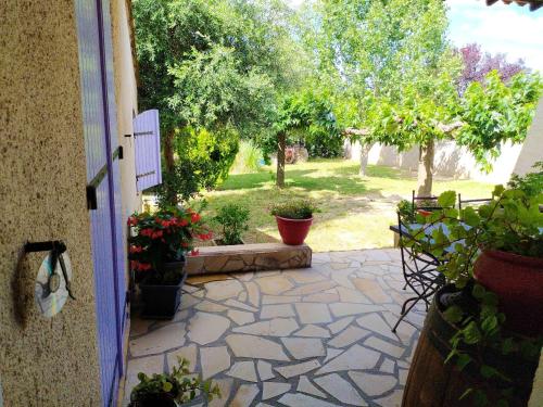 Maison de 3 chambres avec jardin clos et wifi a Autignac : Maisons de vacances proche de Saint-Nazaire-de-Ladarez