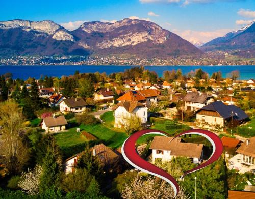 Maison proche du lac d Annecy avec grand jardin : Maisons de vacances proche de Quintal