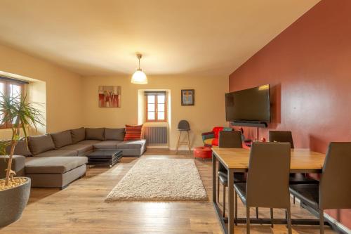 Spacious apartment with two terraces and private parking : Appartements proche d'Entrevernes