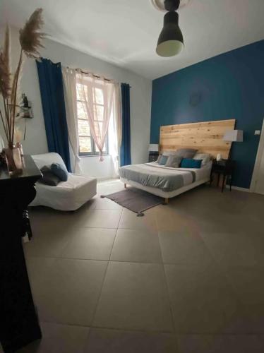 Studio avec cuisine et salle de bain indépendante : Appartements proche de Saint-Jean-de-Minervois