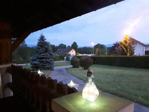 Maison a la frontière suisse avec jacuzzi ,billard : Villas proche de Saint-Jean-de-Gonville