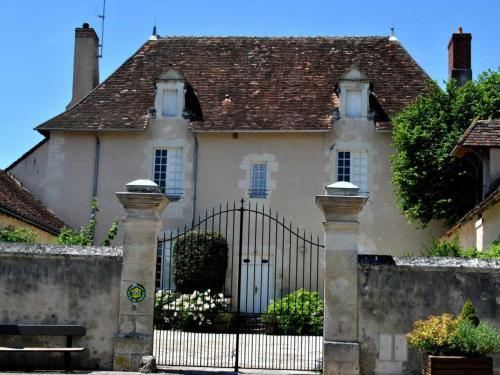 Gîte Bossay-sur-Claise, 5 pièces, 15 personnes - FR-1-381-514 : Maisons de vacances proche de Lureuil