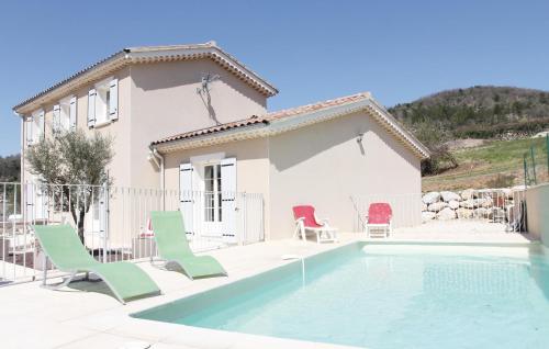 Awesome home in Saint Thome with 5 Bedrooms, WiFi and Outdoor swimming pool : Maisons de vacances proche de Viviers