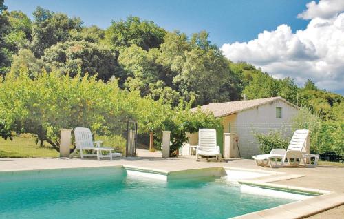 Awesome Home In St, Julien De Peyrolas With Wifi, Private Swimming Pool And Outdoor Swimming Pool : Maisons de vacances proche de Saint-Martin-d'Ardèche
