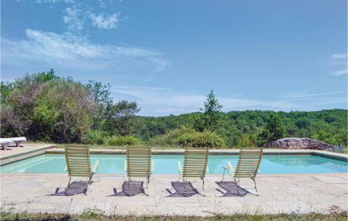 Awesome Home In Carnac-rouffiac With 7 Bedrooms, Wifi And Outdoor Swimming Pool : Maisons de vacances proche de Sauzet