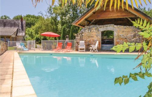 Stunning Home In Padirac-bascoul With 5 Bedrooms, Wifi And Outdoor Swimming Pool : Maisons de vacances proche de Padirac