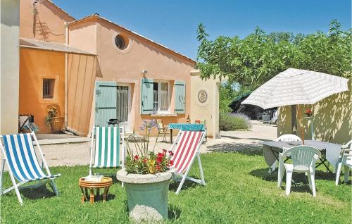 Beautiful home in Caderousse with 1 Bedrooms : Maisons de vacances proche de Saint-Geniès-de-Comolas