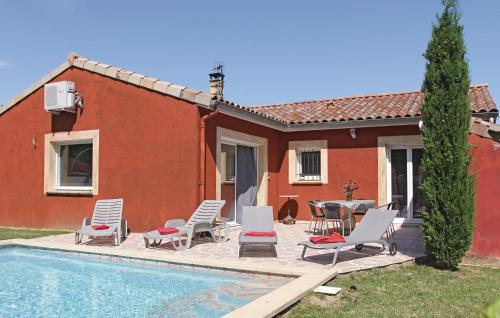 Nice home in Ancone with 3 Bedrooms, Private swimming pool and Outdoor swimming pool : Maisons de vacances proche de Meysse