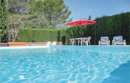 Beautiful home in Puisserguier with 3 Bedrooms, WiFi and Outdoor swimming pool : Maisons de vacances proche de Pierrerue