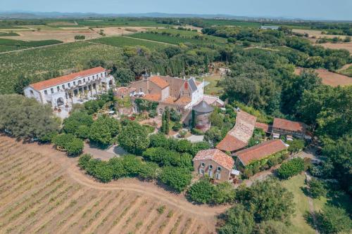 Château Hermitage de Combas : Appart'hotels proche de Roujan