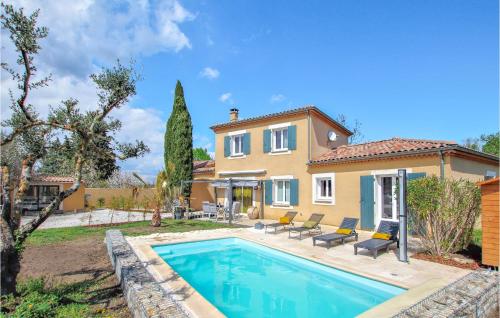 Beautiful Home In Espeluche With Outdoor Swimming Pool, Wifi And Private Swimming Pool : Maisons de vacances proche de Malataverne