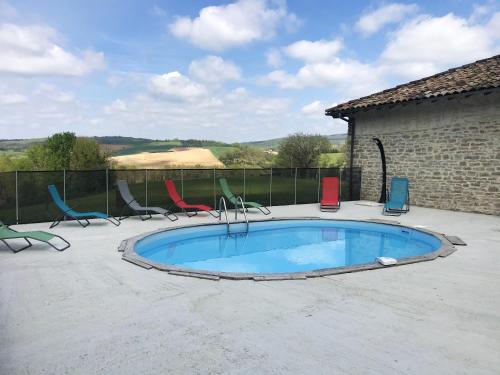 Maison de 4 chambres avec piscine privee jacuzzi et jardin clos a Puygaillard de Quercy : Maisons de vacances proche de Penne