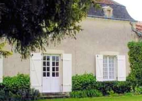 Maison de 4 chambres avec jardin amenage et wifi a Braslou : Maisons de vacances proche de Courcoué