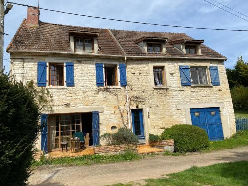 La Maison bleue : Maisons de vacances proche de Dompierre-sur-Héry